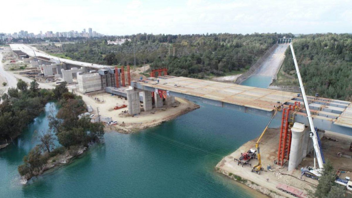 Adana yıl sonuna kadar 15 Temmuz Şehitler Köprüsü'ne kavuşacak