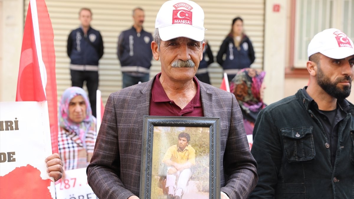 Evlat nöbetine bir aile daha katıldı