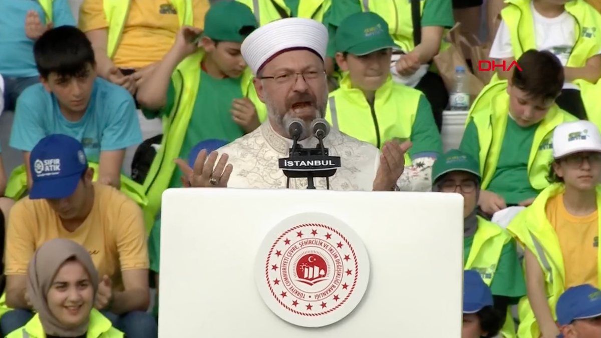 Ali Erbaş, yeni millet bahçesinde Fetih Duası yaptı