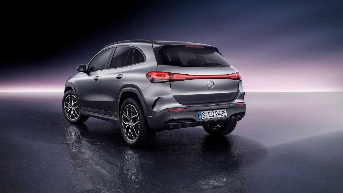 Tamamen elektrikli Mercedes EQA ve EQB Türkiye'de