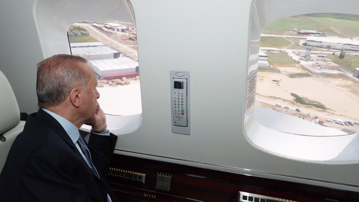 Cumhurbaşkanı Erdoğan, Ankara'daki sel bölgesini havadan inceledi