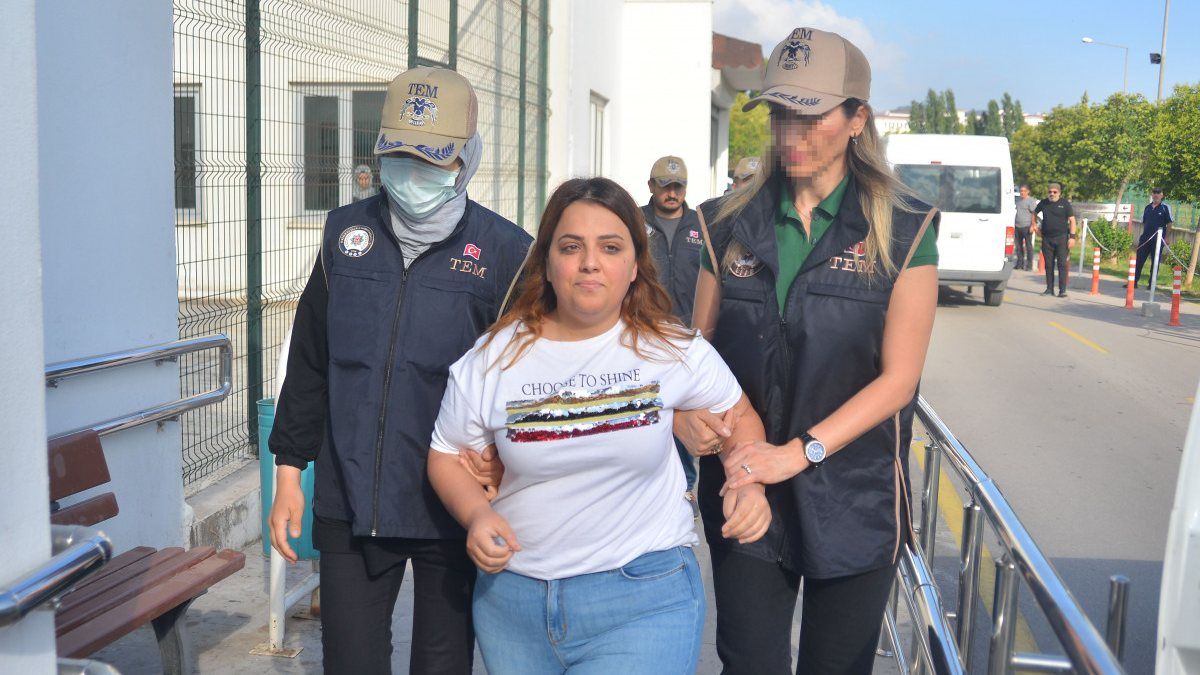 Seyhan belediye başkan yardımcısının, terörist yakınlarını belediyeye aldırdığı belirtildi