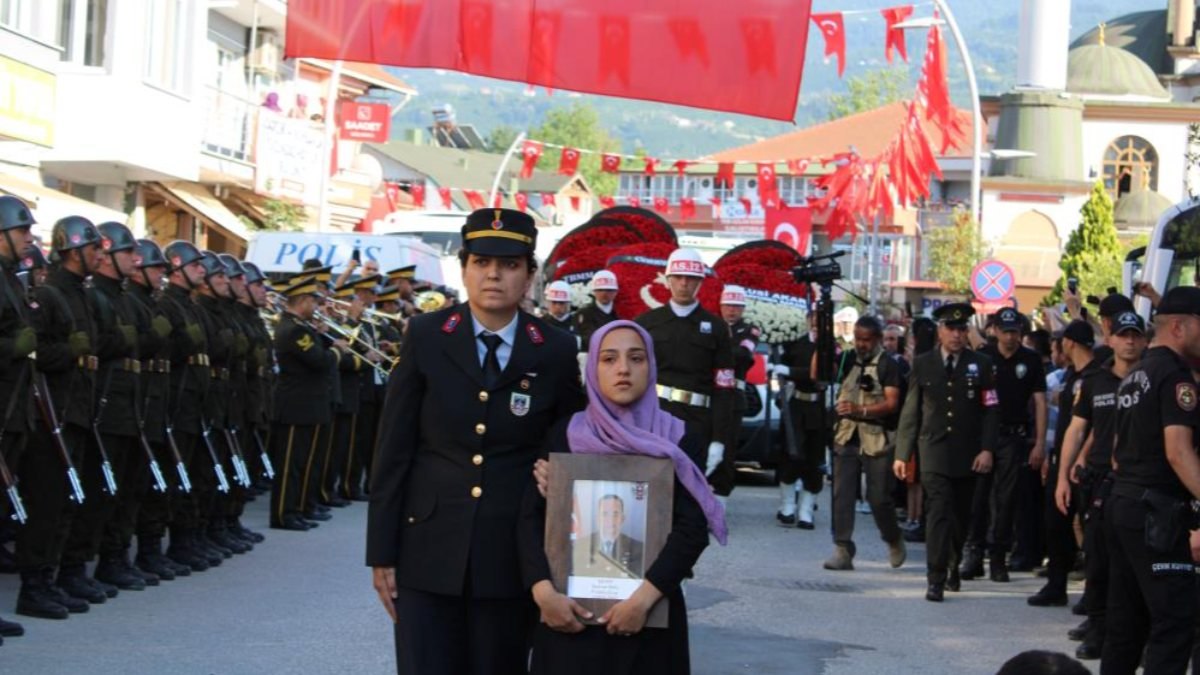 Düzceli şehit Piyade Uzman Çavuş Serhat Bal, dualarla uğurlandı