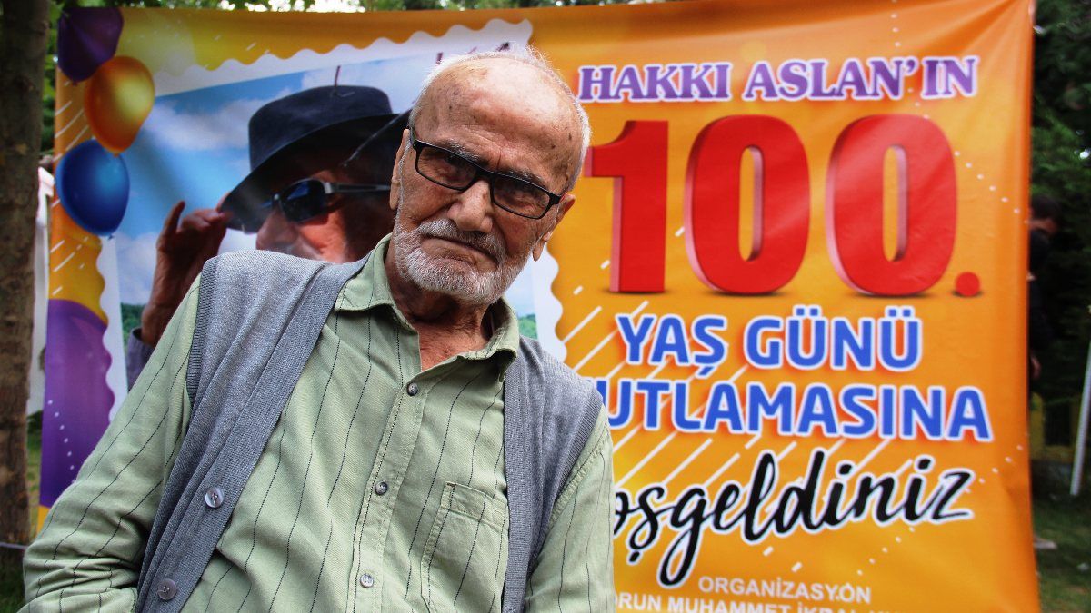 Konya'da 100 yıl boyunca doğum gününü kutlamayan adama yeni yaş sürprizi