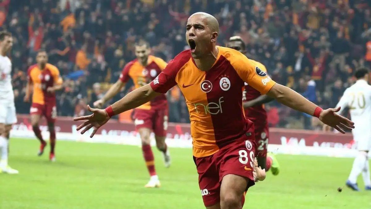 Sofiane Feghouli'ye Adana Demirspor ve İstanbulspor kancası