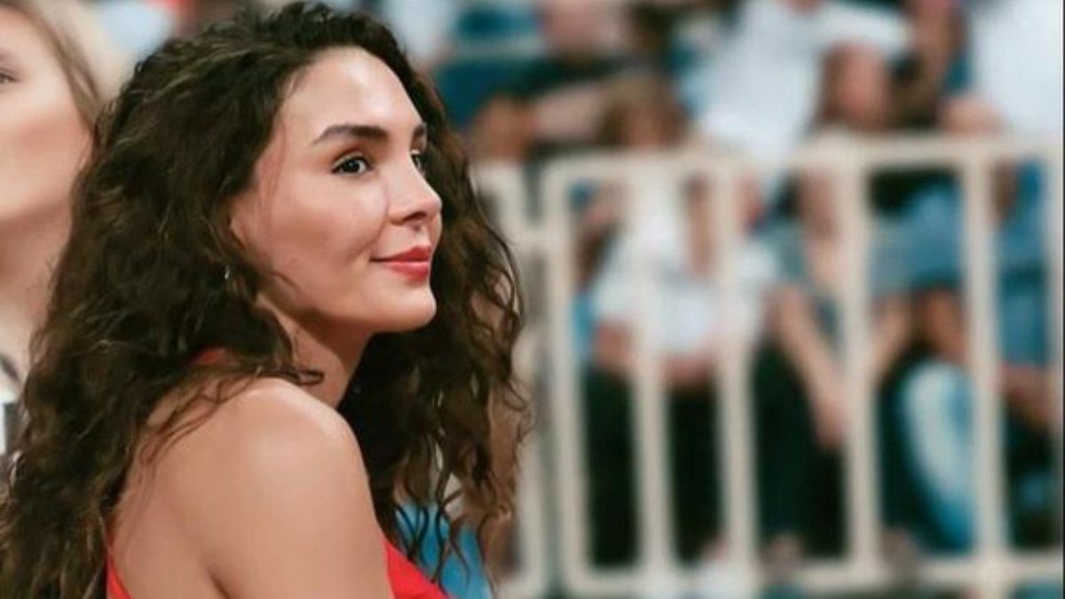 Ebru Şahin, Yunan basınında