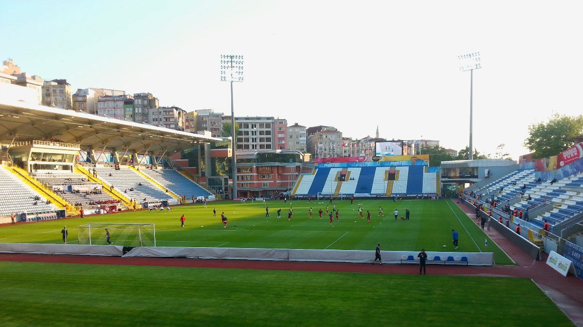 Ümraniyespor-Trabzonspor maçı Kasımpaşa Stadı'nda oynanacak