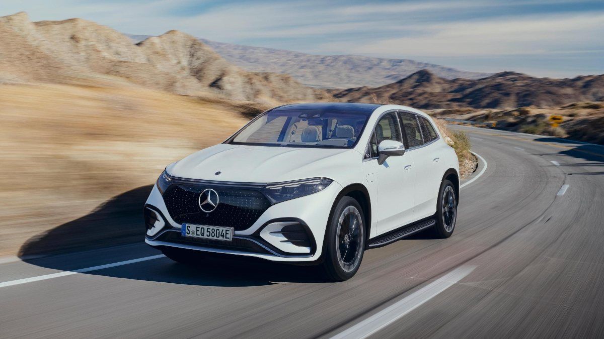 Mercedes'in en pahalı elektrikli otomobili seri üretime girdi