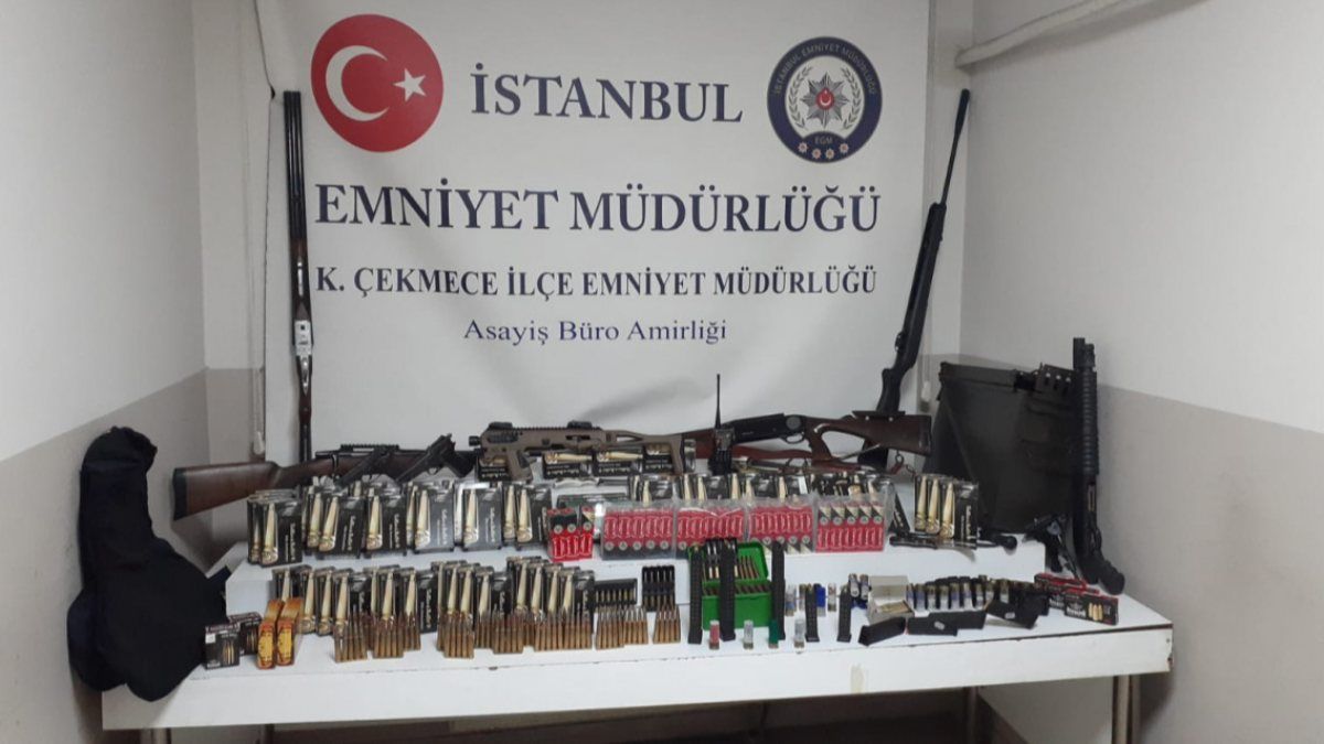 Küçükçekmece'de kafe kavgasındaki şüphelinin evinden cephanelik çıktı
