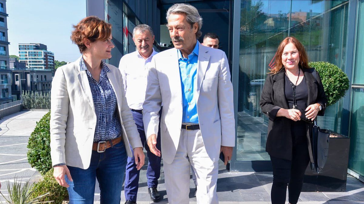 Kadir İnanır, CHP İstanbul İl Başkanlığı'nı ziyaret etti