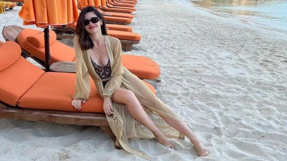 Nesrin Cavadzade, aşk acısını tatilde geçiriyor