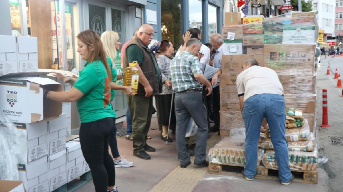 Samsun'da Tarım Kredi ve Kooperatifi'nde ucuz yağ ve şeker sırası