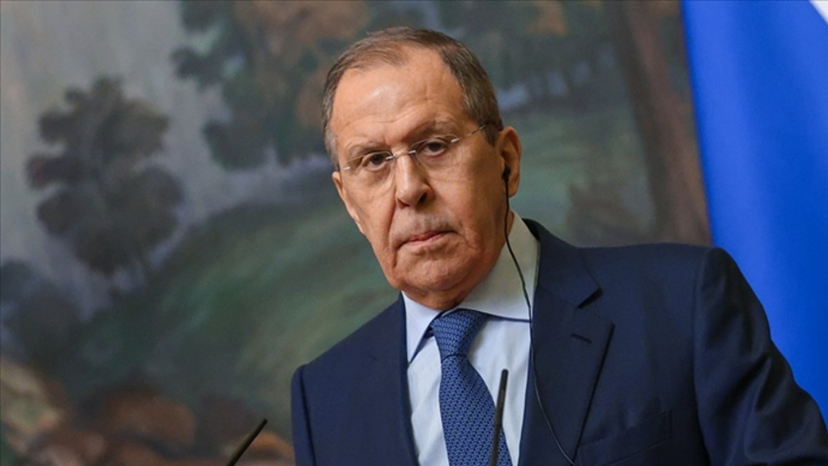 Rusya Dışişleri Bakanı Lavrov: Yunanistan S-300'leri kimseye devredemez