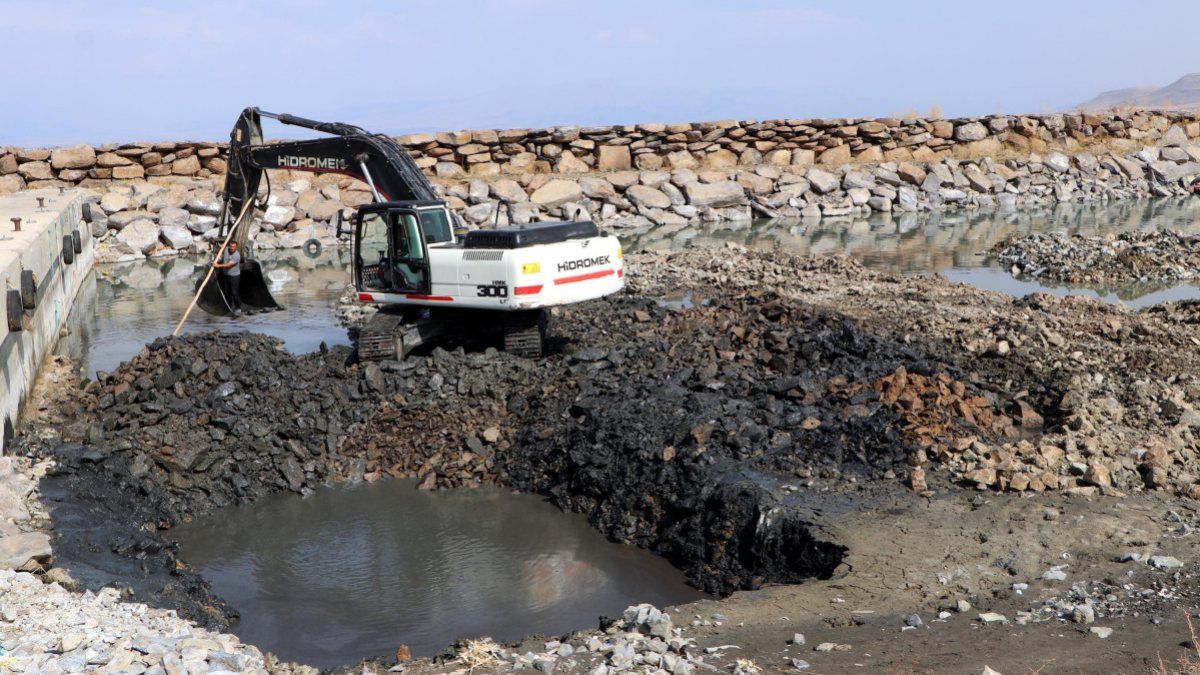 Van Gölü'ndeki balıkçı barınakları için bakanlık harekete geçti