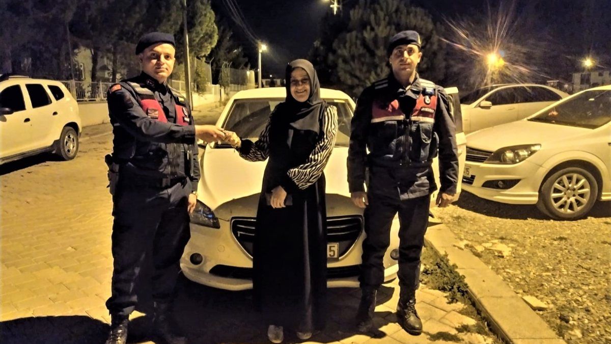 Denizli'de emlakçıdan çaldığı otomobili mısır tarlasına bırakıp kaçtı