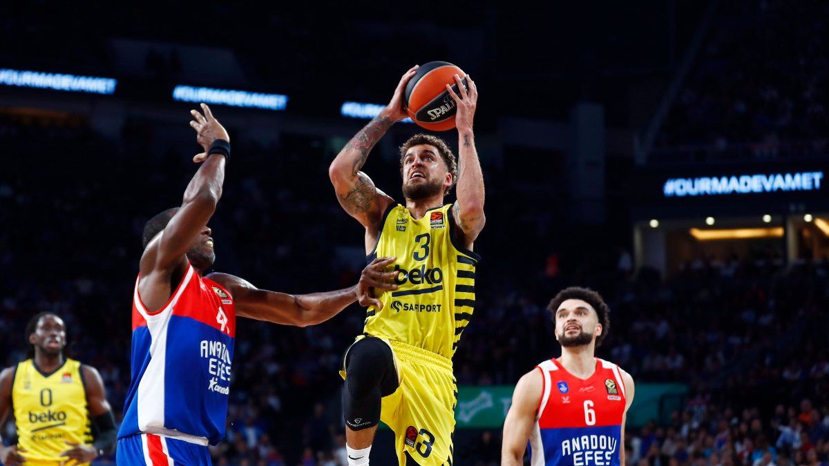 Türk derbisinin kazananı Fenerbahçe