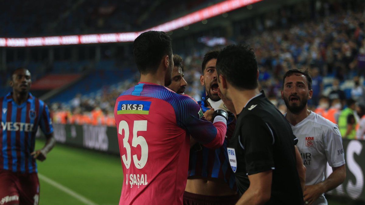 Trabzonspor'da Bakasetas ve Trezeguet, Ankaragücü maçında yok