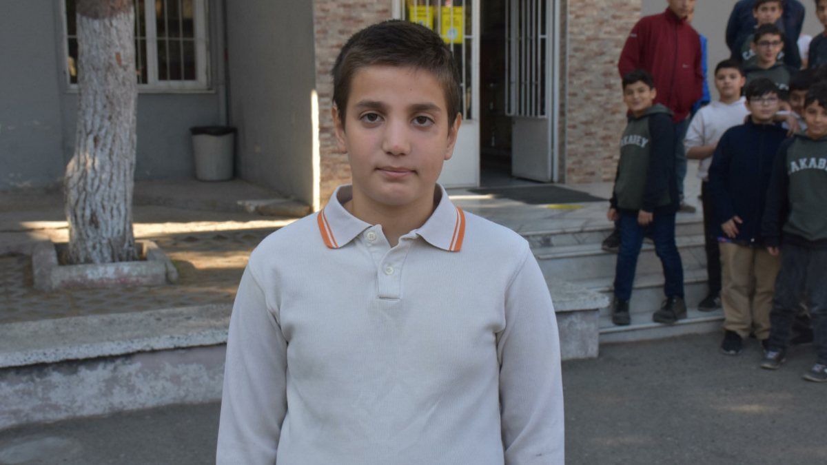 İzmir'de öğrenci Heimlich manevrası ile kurtarıldı