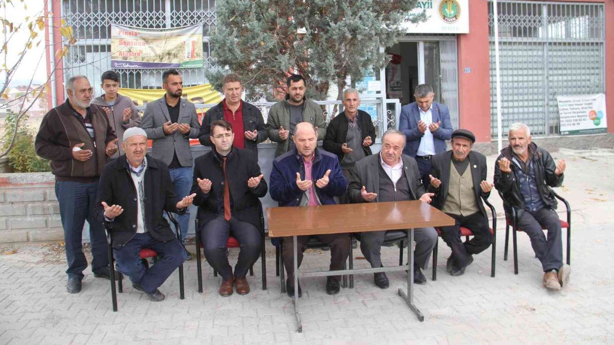 Konya’da Cuma namazı sonrası yağmur duası yapıldı
