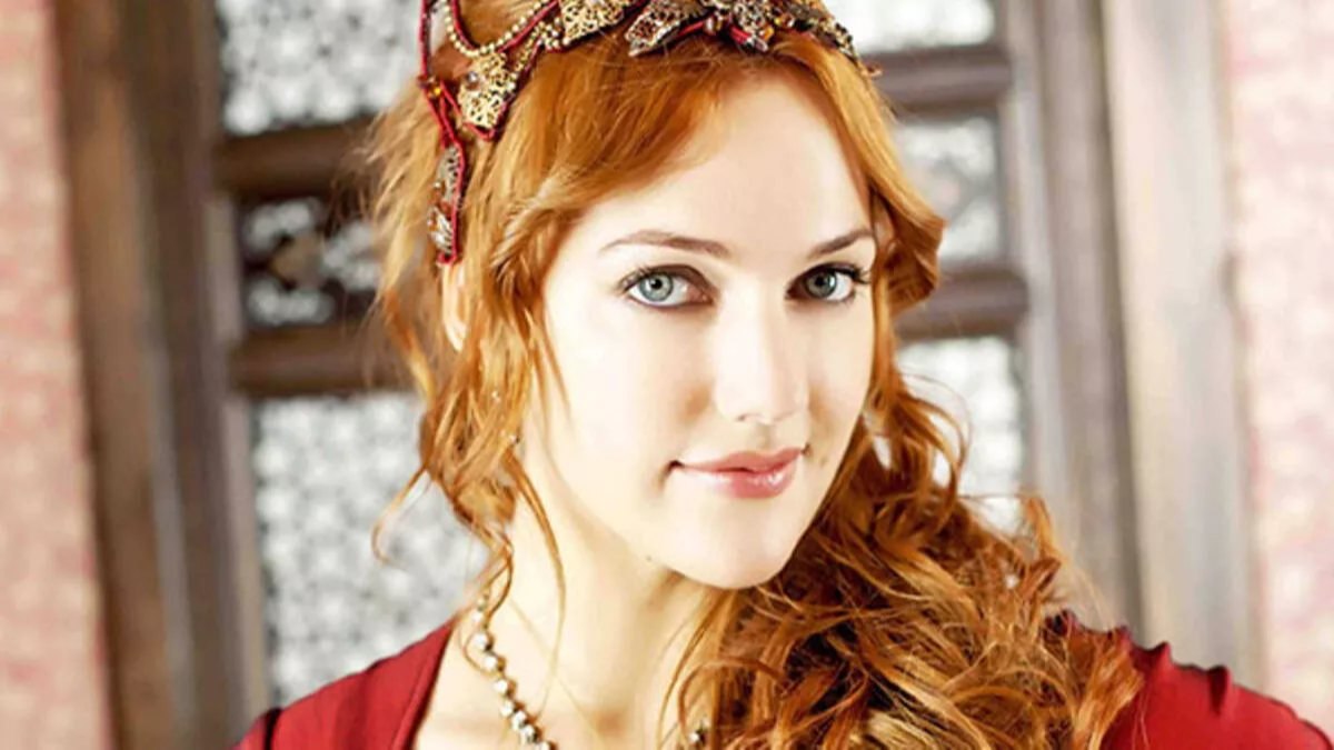 Meryem Uzerli'nin kızları güzellikleriyle olay oldu!
