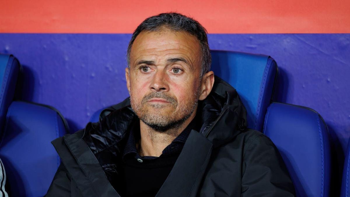 İspanya, Luis Enrique'yi gönderdi