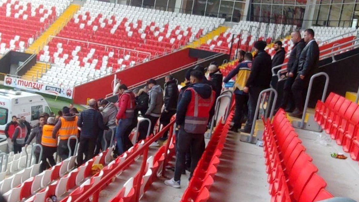 Erzincan’da tribünde kalp krizi geçiren taraftar yaşamını yitirdi