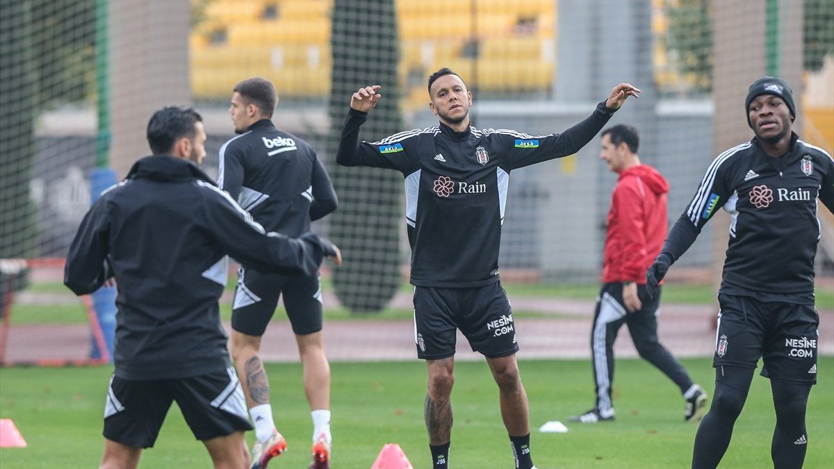 Beşiktaş'ta Rosier ve Josef takıma döndü