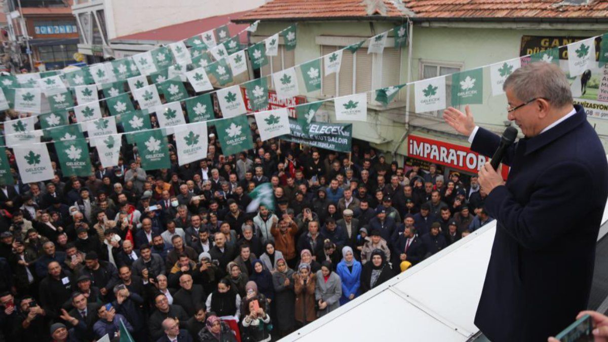 Ahmet Davutoğlu'na memleketi Konya'da ilgi gösterilmedi