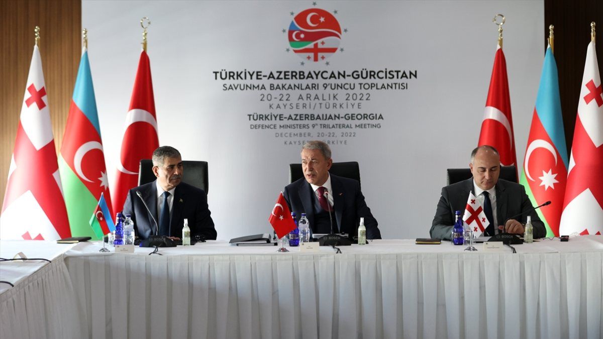Hulusi Akar: Yunanistan'a gerekli yanıtı birliklerimiz verdi