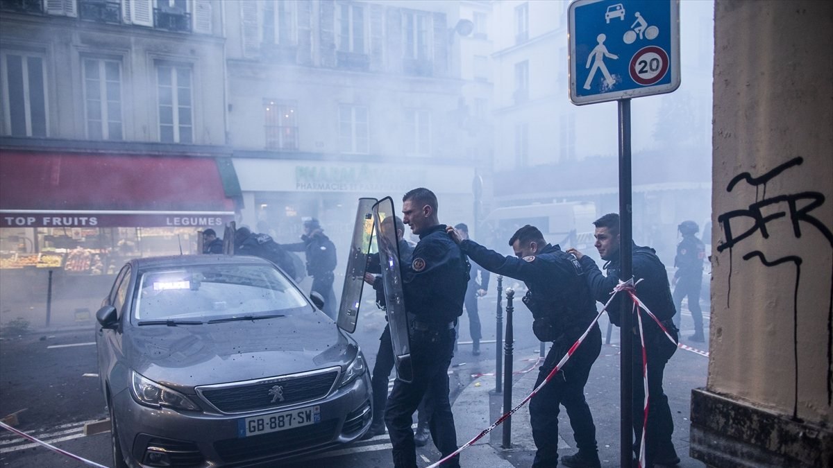 Fransa'da PKK saldırıları: 35 polis yaralandı