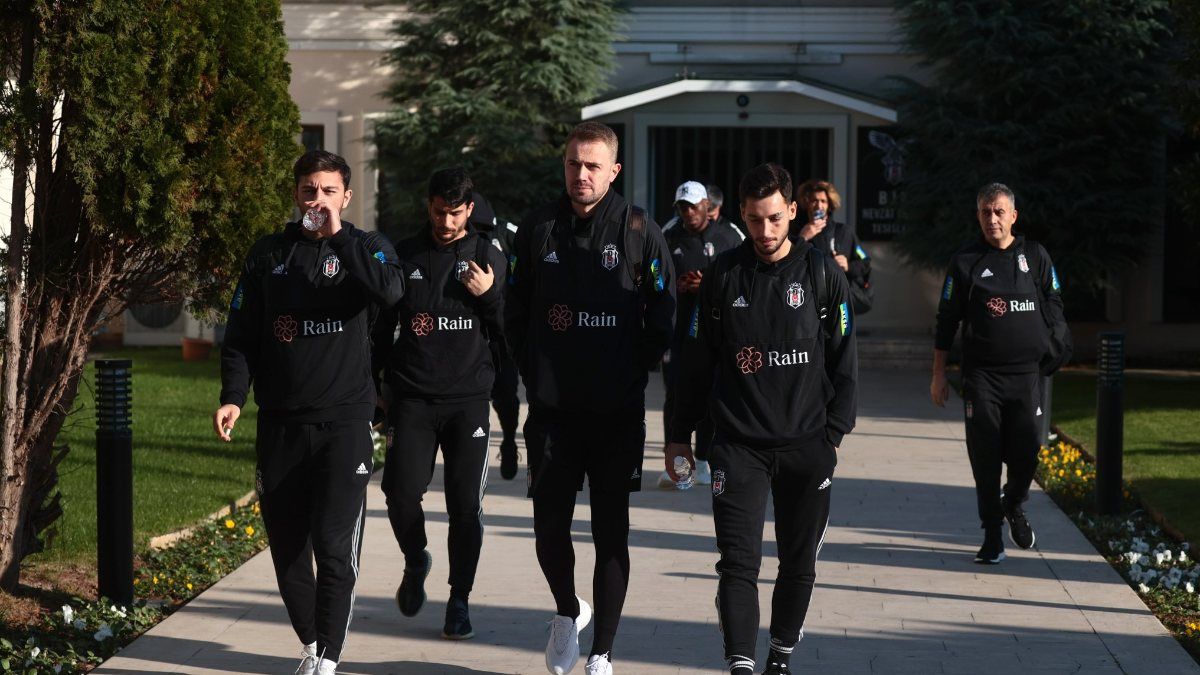 Beşiktaş'ın Gaziantep kafilesinde 4 eksik