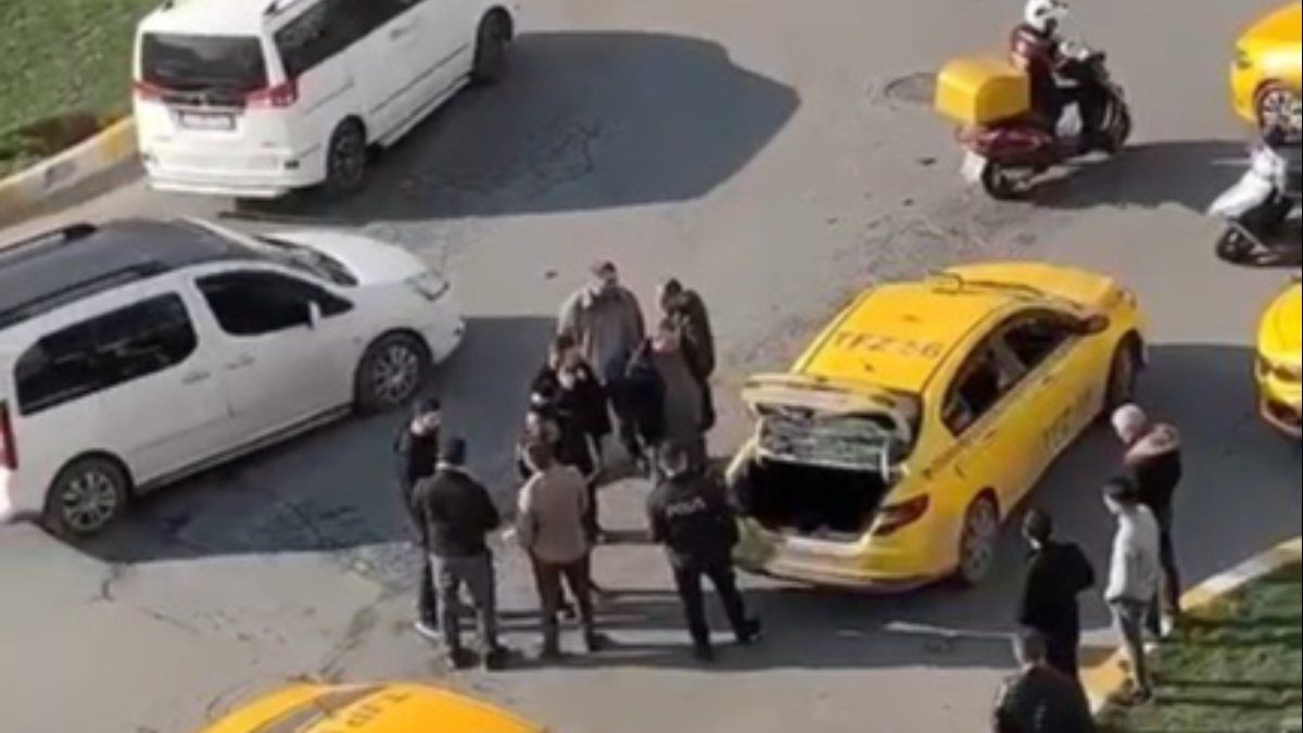Esenyurt'ta yakın mesafe gerekçesiyle alınmayan yolcu taksiye saldırdı
