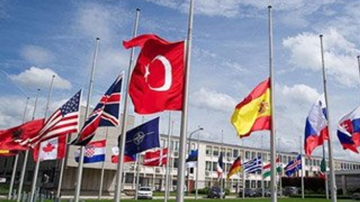 Daily Telegraph yazarı: Türkiye NATO'dan çıkarılsın
