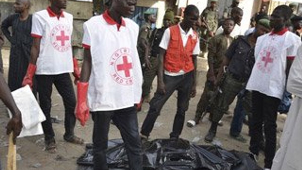 Nijerya'da camiye bombalı saldırı: 11 ölü