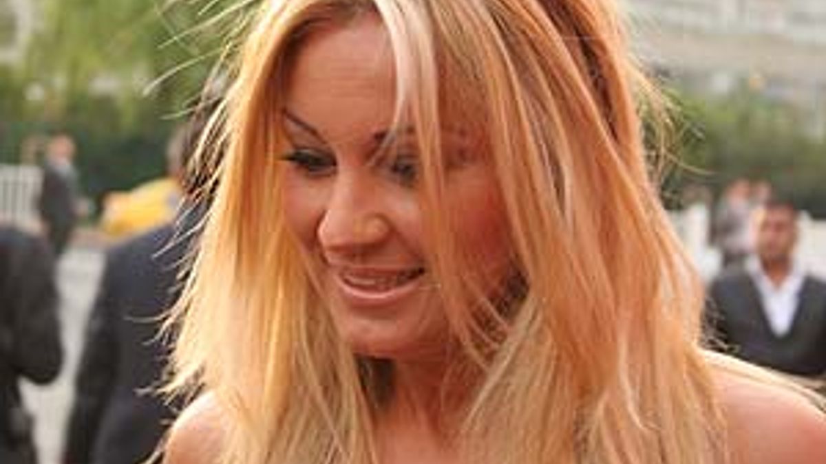 Aldatanların lideri Altuğ