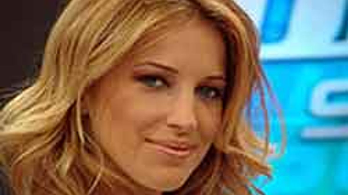 Burcu Esmersoy, Gaye Sökmen Ajans'la anlaştı