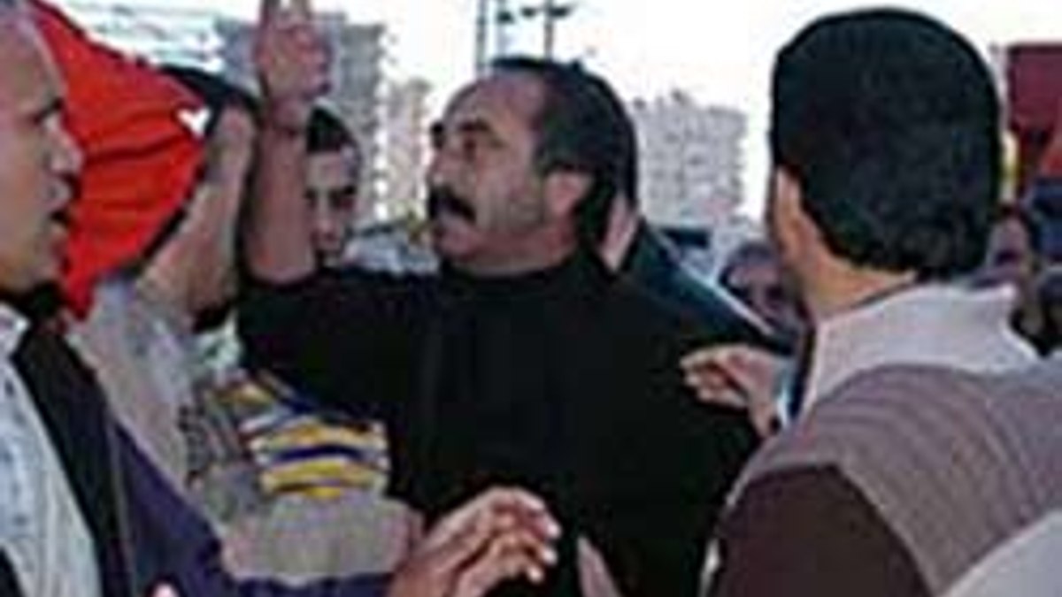 'Ananı da al git' tutuklandı