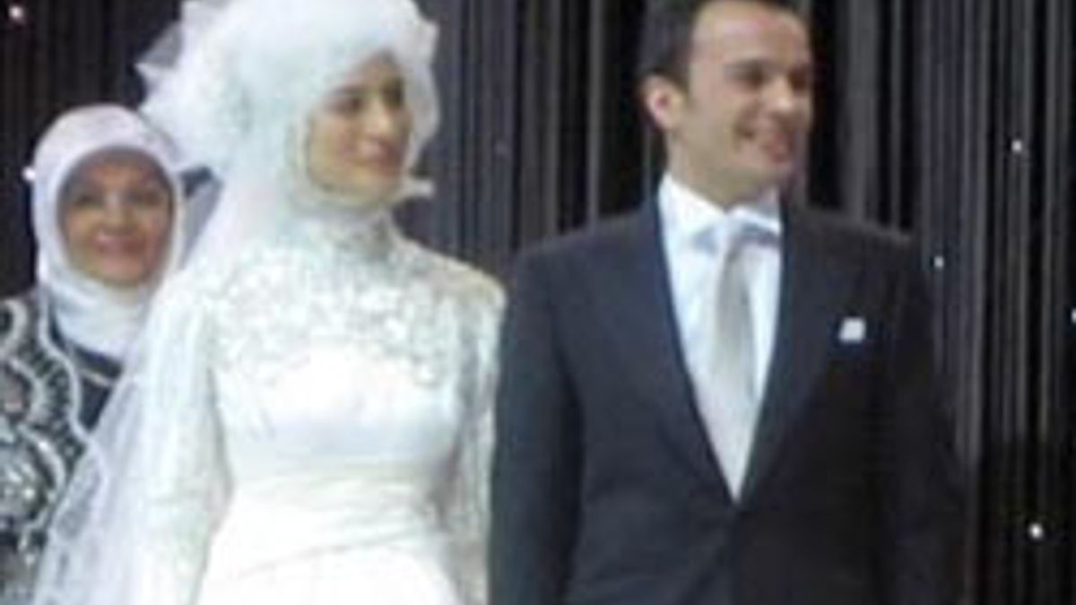 Kübra Gül EVLENDİ- GALERİ