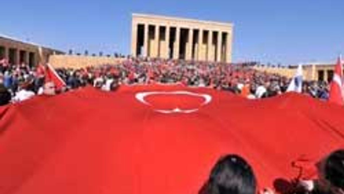 Anıtkabir'de tören başladı