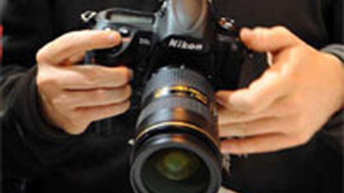Nikon'dan 102.400 asa'lık fotoğraf makinesi