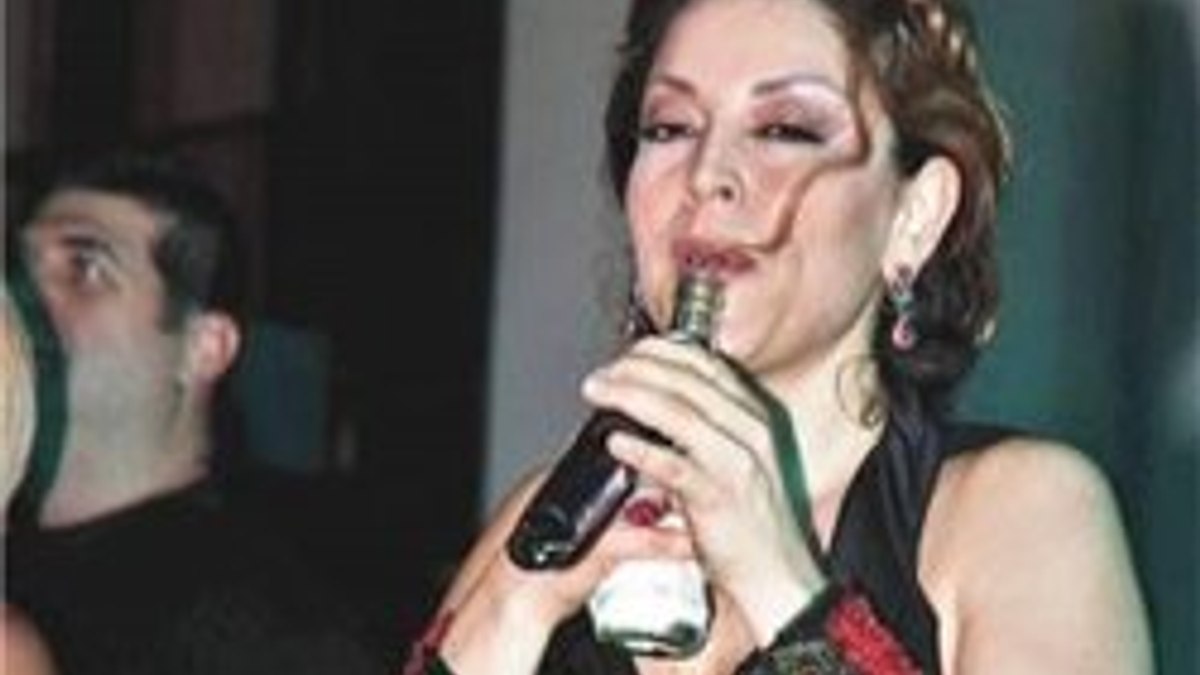 Aşkın Nur Yengi şişe çaldı