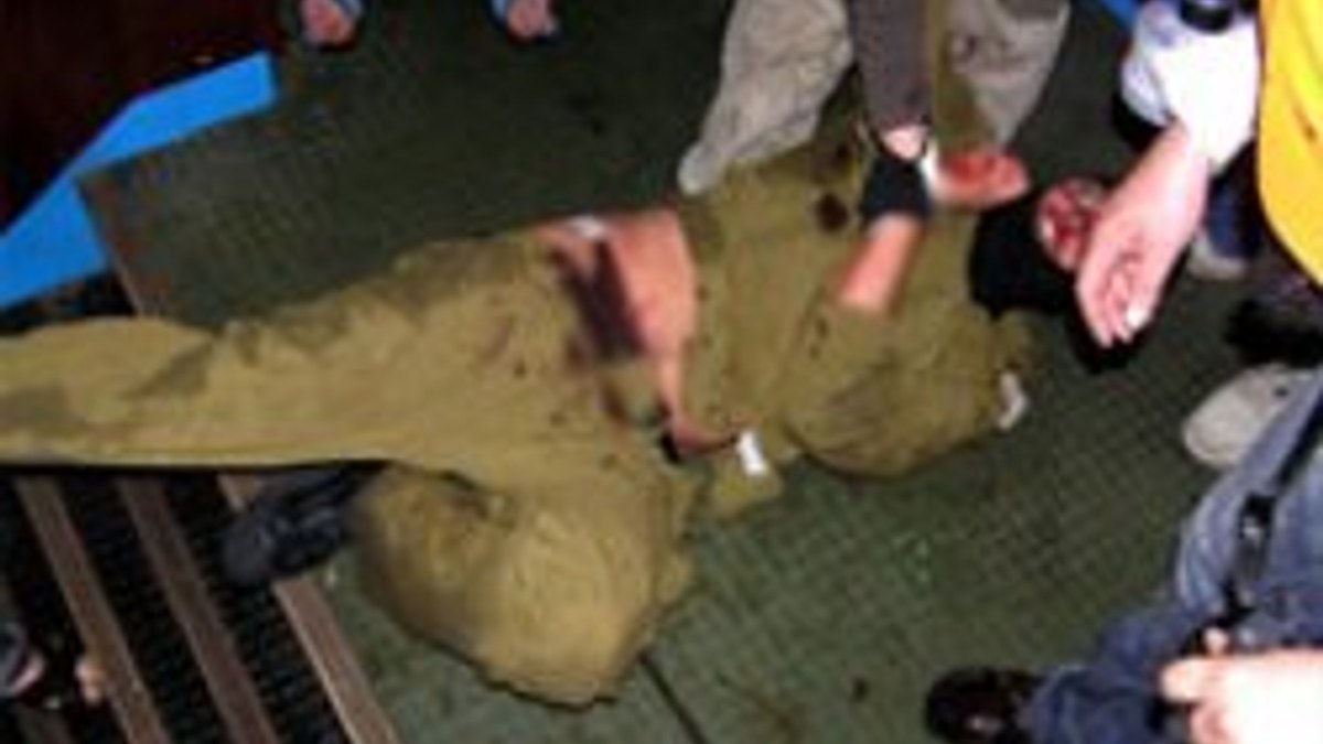3 yaralı İsrail askeri korkudan altına yaptı
