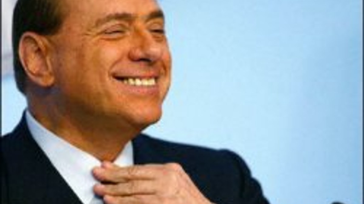 Berlusconi 14 kişilik harem kurdu