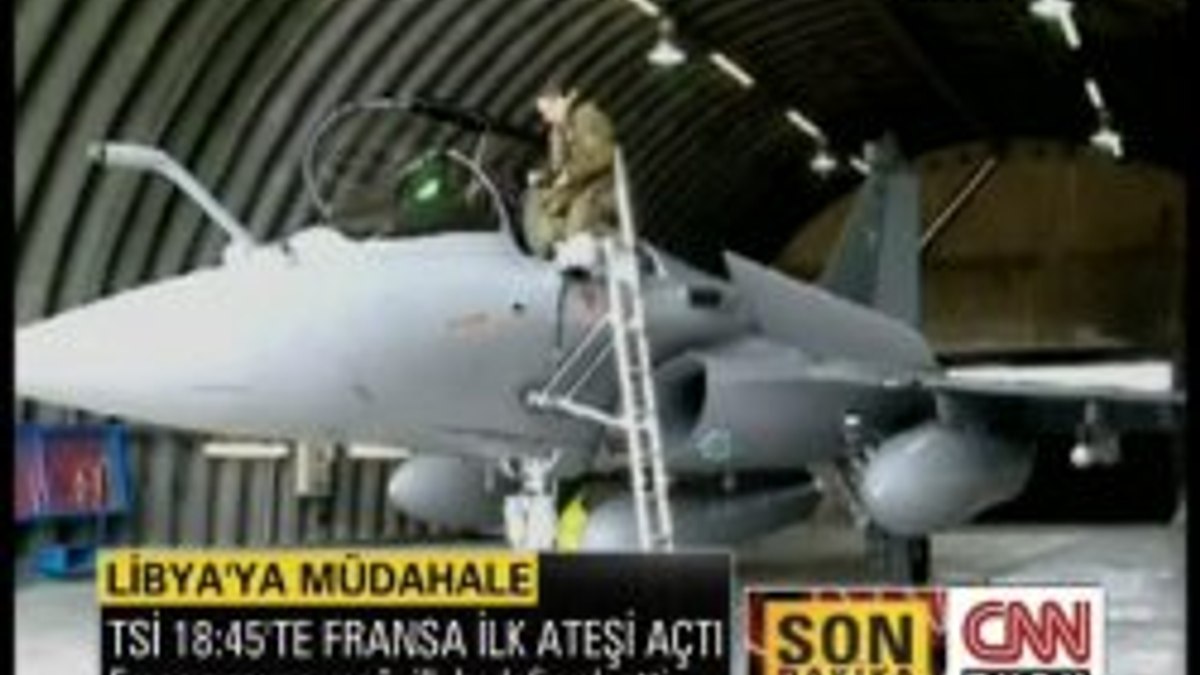 Fransa Libya'yı vurdu