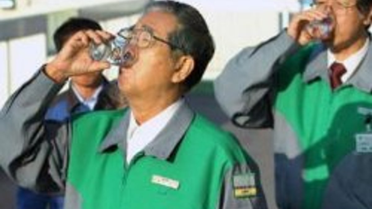 Tokyo Valisi şebeke suyu içti