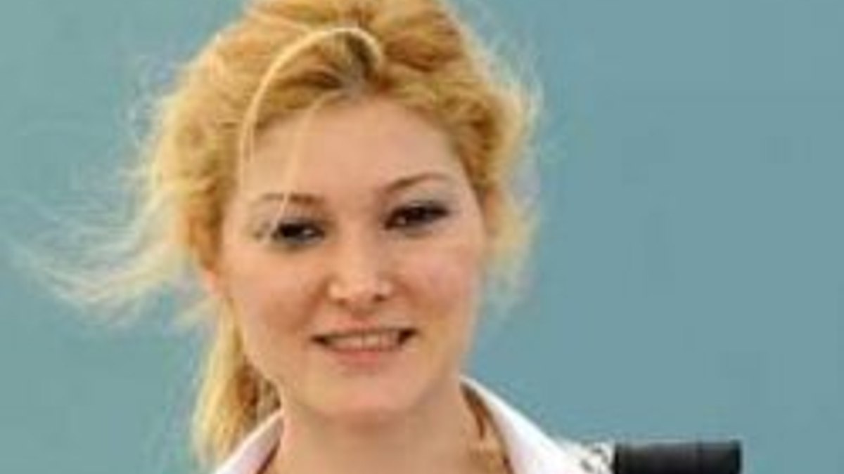 İrem Çiçek'ten Gülen'e imzalı kitap