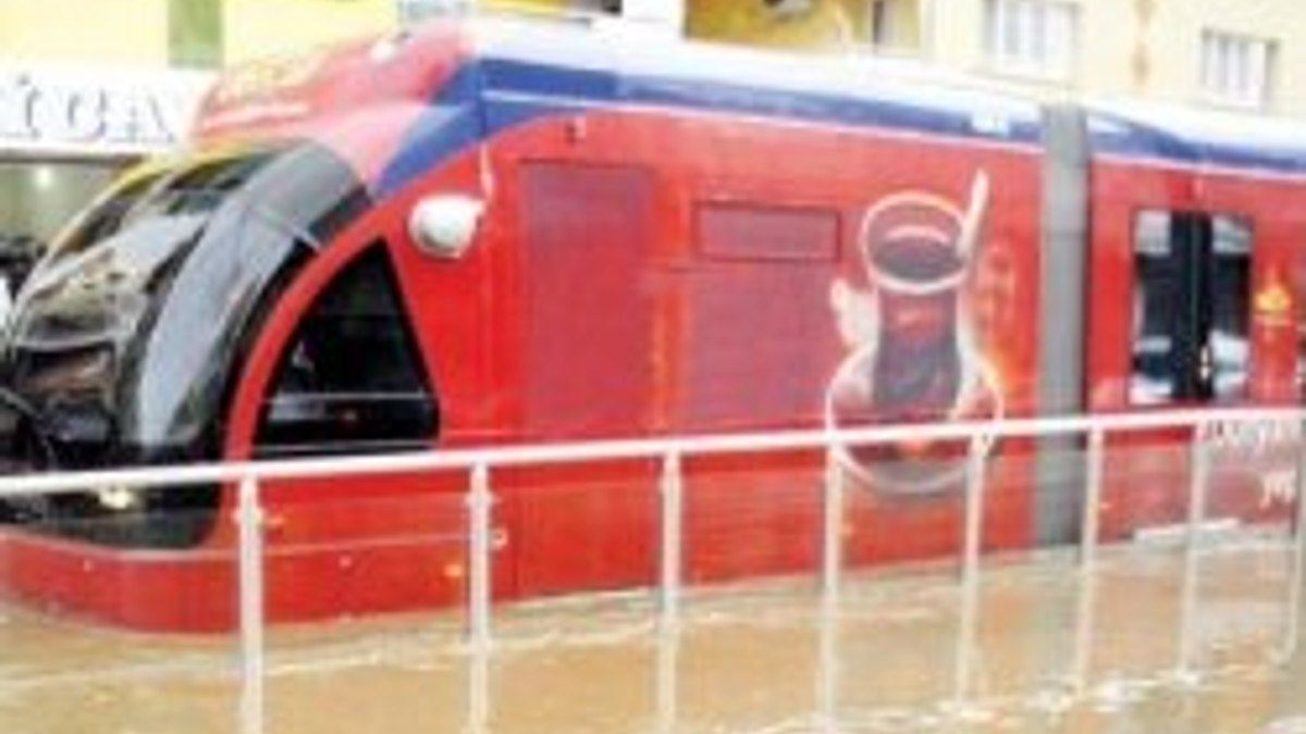 Yüzen tramvay