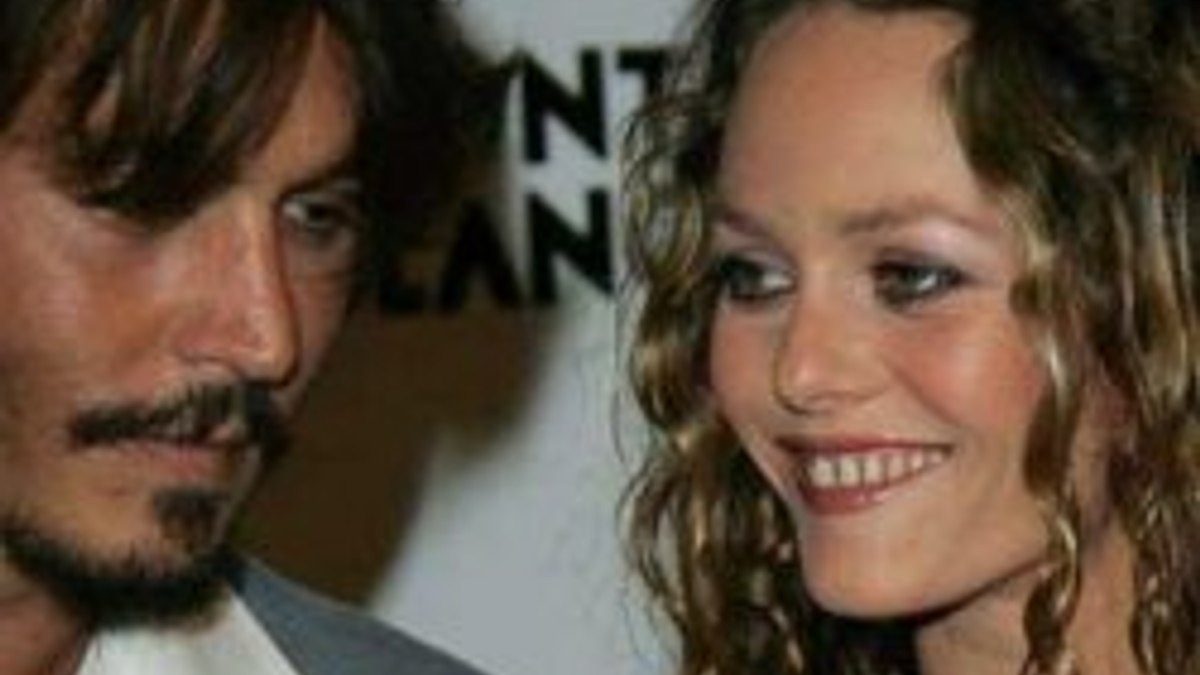 Johnny ve Vanessa'nın arasına Eva girdi