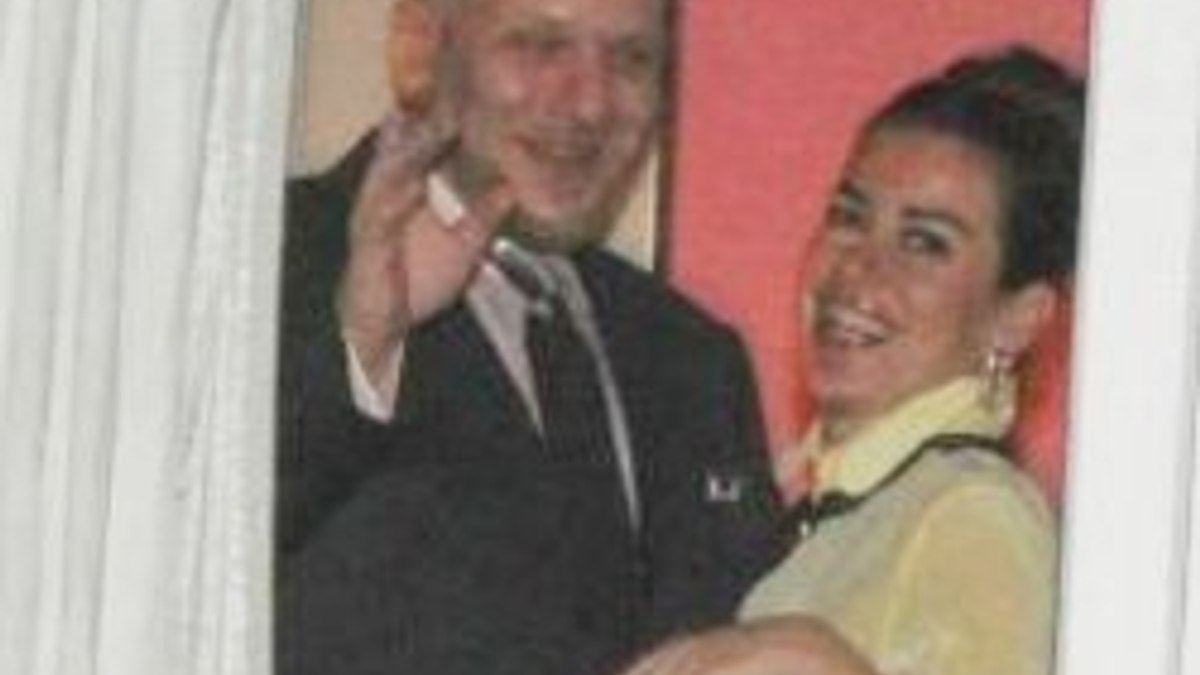 İpek Tuzcuoğlu nişanlandı