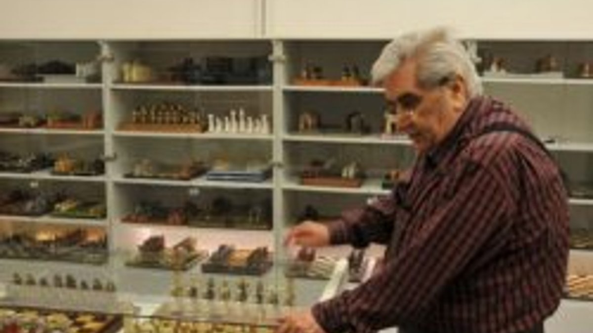 Satranç koleksiyonuyla Guinness Rekorlar Kitabı’na girdi